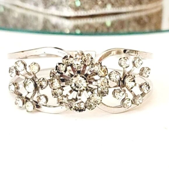 Vintage silver floral crystal clamper bracelet - Picture 4 of 10